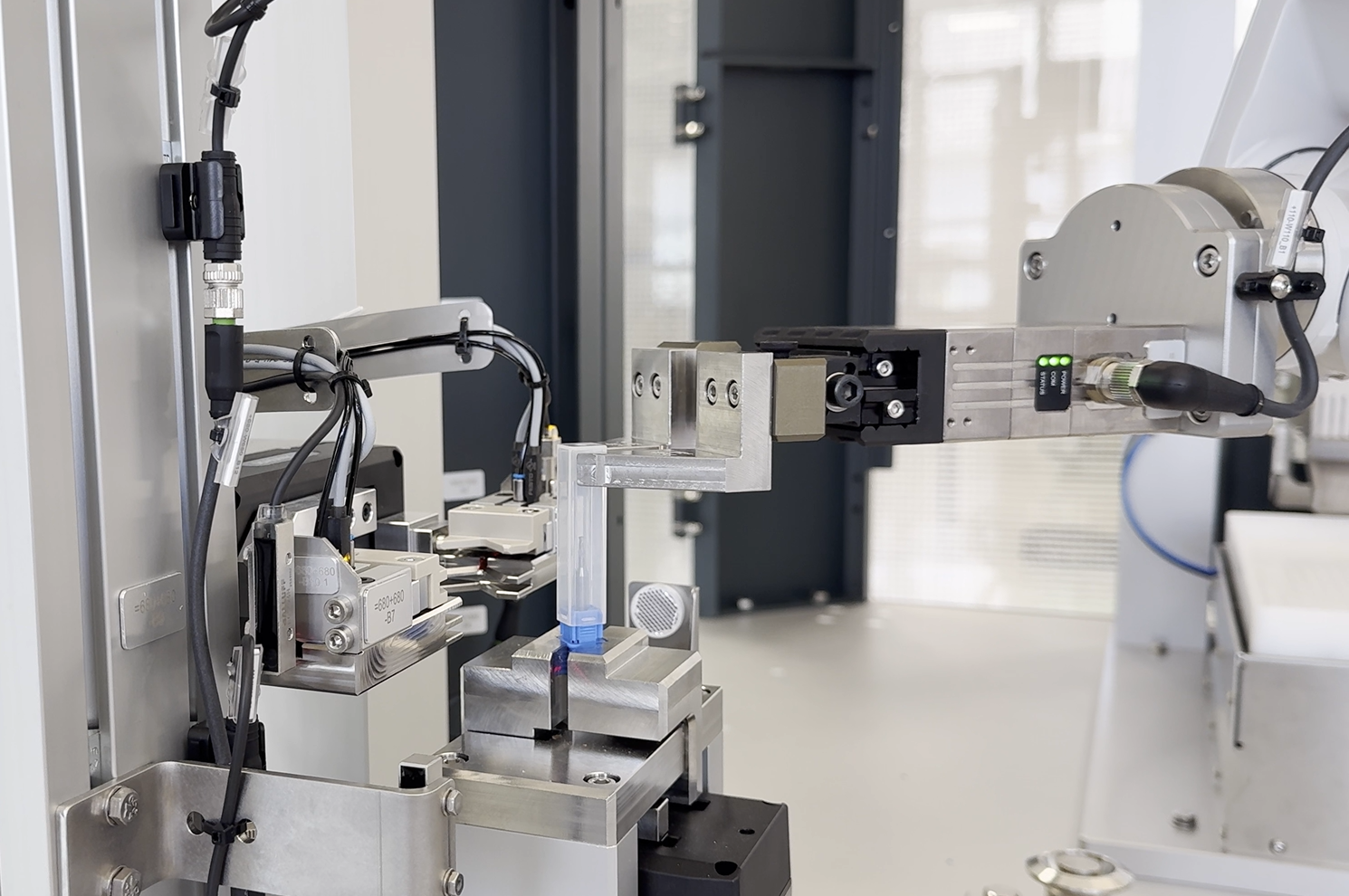 Automatisiertes Verpacken von Endprodukten wie Bohrer